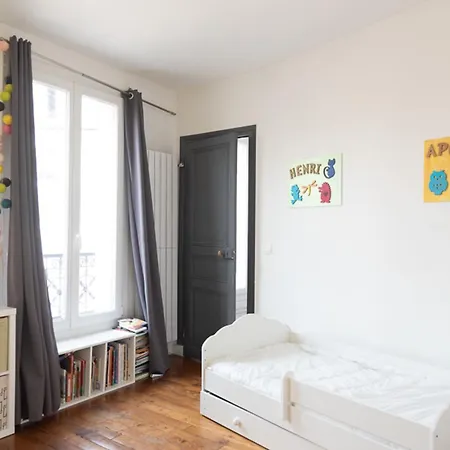 Comfortable F4 Near Petit-montrouge *